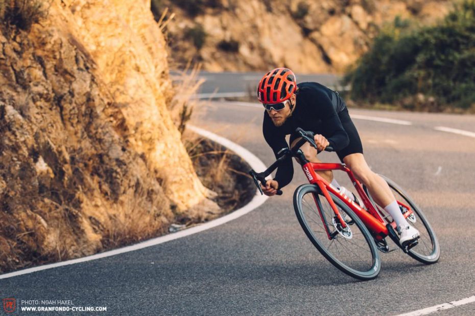 perbedaan gravel dan roadbike